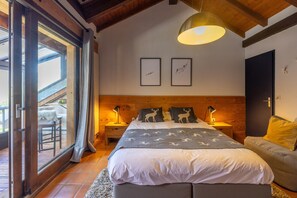 3 bedrooms, iron/ironing board, free WiFi, bed sheets - Apartment 'Ancienne Fruitière - Immoclean' with Mountain View, Private Terrace and Wi-Fi (Samoëns)