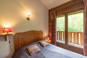 3 bedrooms, iron/ironing board, WiFi, bed sheets - Mountain View, Pools, Wellness Area & Wi-Fi (Samoëns)