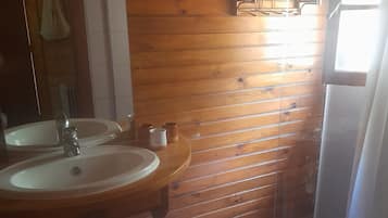 Douche, serviettes fournies