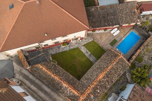 Exterior - Holiday Home 'Laguna Herrera' with Private Pool, Private Garden and Wi-Fi (Campo de Cuéllar)