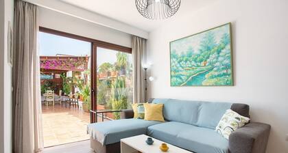Vacation Apartment 'Alojamiento El Ocaso' with Private Terrace and Wi-Fi
