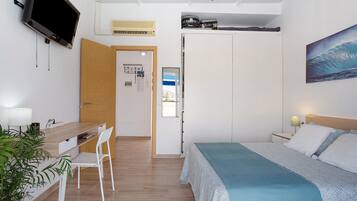 1 bedroom, WiFi (free), bed sheets