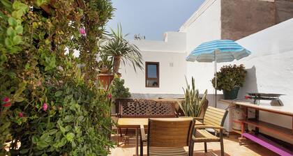 Vacation Apartment 'Alojamiento El Ocaso' with Private Terrace and Wi-Fi