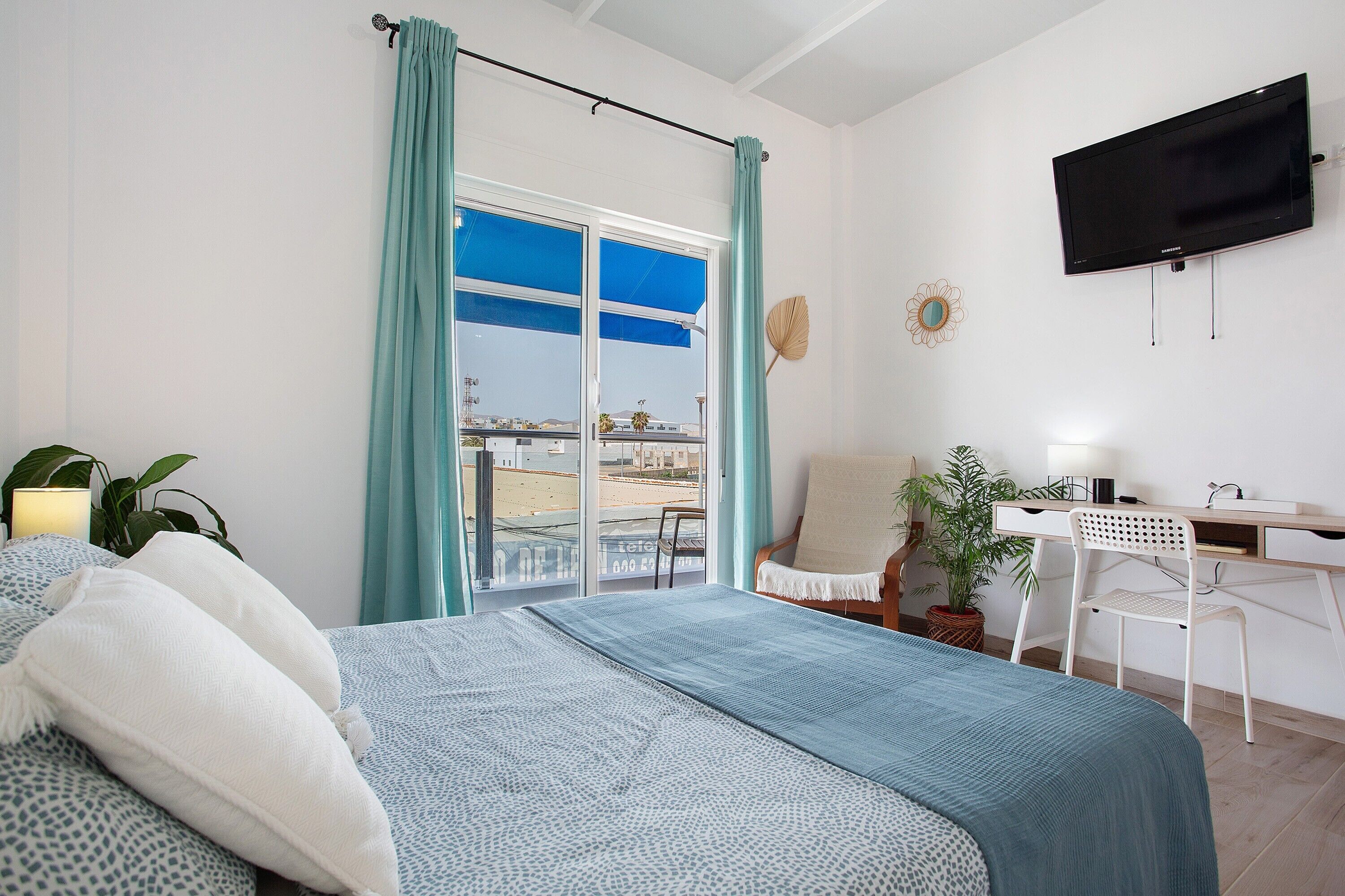 1 室のベッドルーム、WiFi (無料)、ベッドシーツ