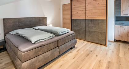 Ferienwohnung 'Penthouse - Vinschgau' mit Bergblick, Balkon und WLAN