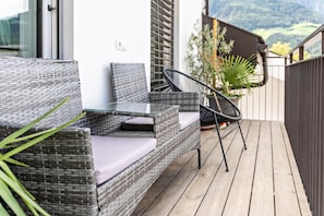 Terrace/patio - Apartment 'Penthouse -  Venosta' with Mountain View, Balcony and Wi-Fi (Naturno)