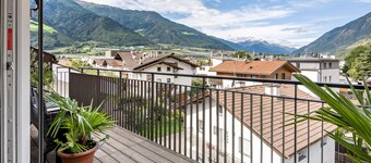 Apartment 'Penthouse - Venosta' with Mountain View, Balcony and Wi-Fi