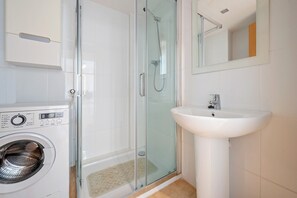 Shower, towels