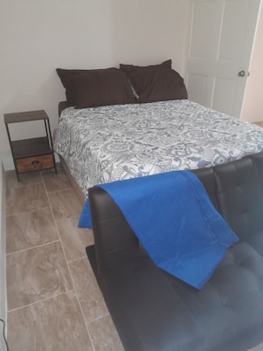 1 bedroom, iron/ironing board, WiFi, bed sheets