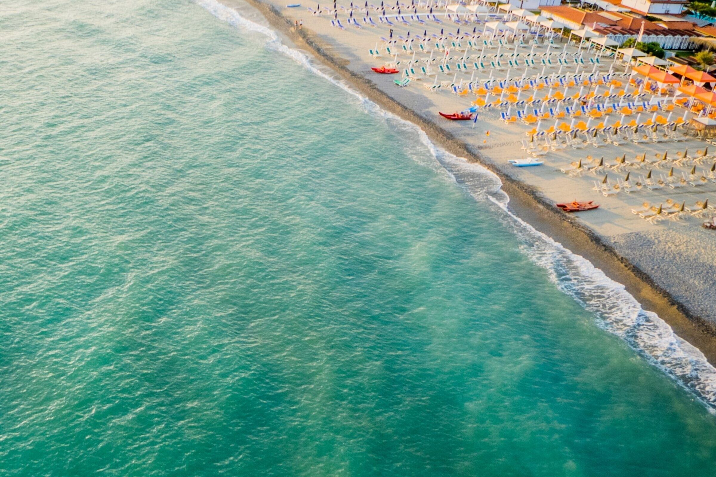 Una spiaggia nelle vicinanze