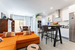 TV - Apartment 'Apartamento Novasol' with Private Terrace, Wi-Fi and Air Conditioning (Fuengirola)