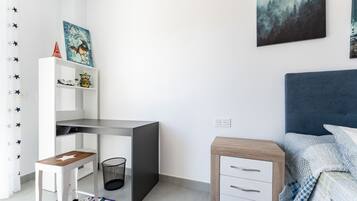 2 slaapkamers, een strijkplank/strijkijzer, gratis wifi, beddengoed