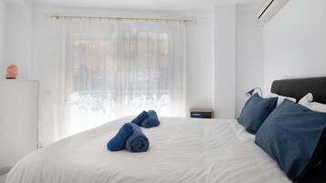 1 dormitorio, tabla de planchar con plancha, wifi gratis y ropa de cama