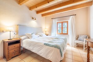 3 chambres, fer et planche à repasser, Wi-Fi gratuit, draps fournis