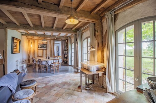 Casa de vacaciones 'Nature Et Authenticité' con piscina privada, terraza privada y jardín privado