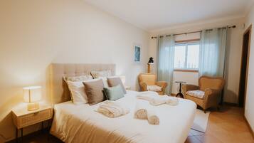 4 Schlafzimmer, Bügeleisen/Bügelbrett, kostenloses WLAN, Bettwäsche