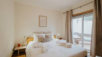 4 slaapkamers, een strijkplank/strijkijzer, gratis wifi, beddengoed