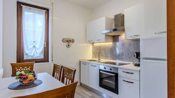 Frigorifero, forno, pentole/stoviglie/utensili