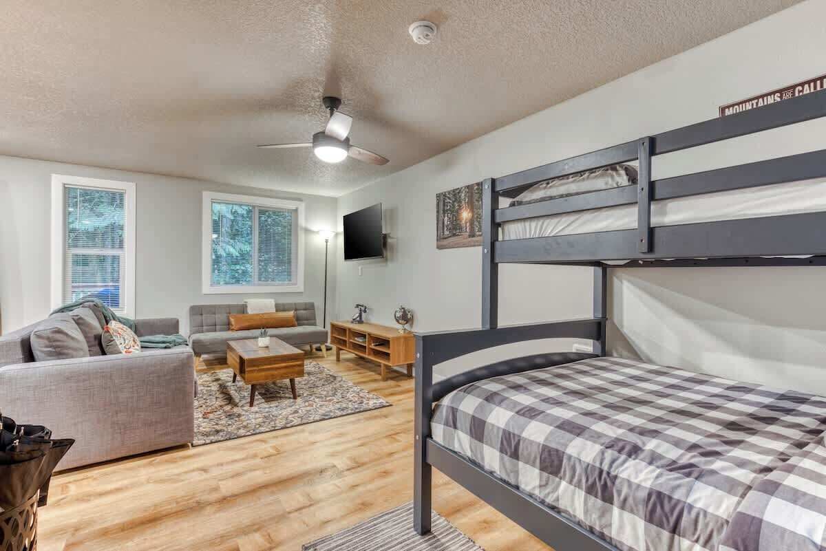1 habitación, tabla de planchar con plancha, cuna de viaje y wifi 