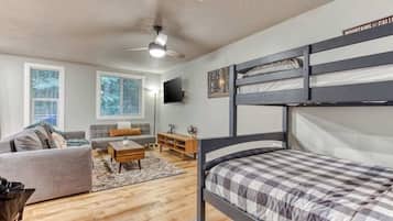 1 habitación, tabla de planchar con plancha, cuna de viaje y wifi