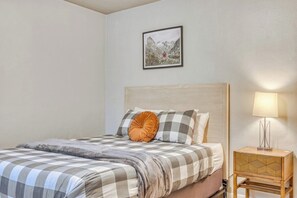 1 chambre, fer et planche à repasser, lit parapluie, Wi-Fi