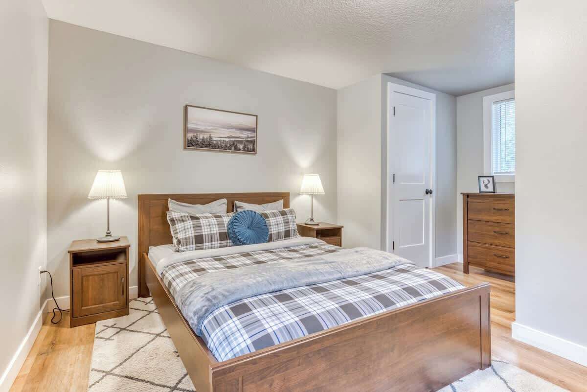 1 bedroom, iron/ironing board, travel cot, WiFi