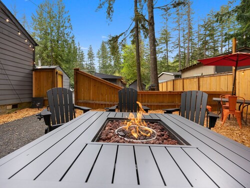 Pet-Friendly, Private BBQ Deck - Mt Air Unit 7