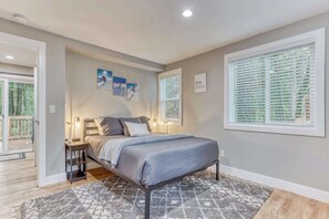 1 bedroom, iron/ironing board, travel crib, WiFi