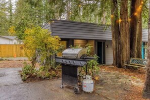 Terrace/patio - Alpine Rustic Modern Studio - Mt Air Unit 8 (Mount Hood Village)