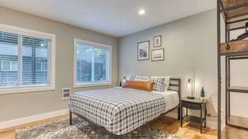 1 bedroom, iron/ironing board, travel crib, WiFi