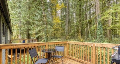 Chic Mt. Hood Retreat, Private Deck - Mt Air 6