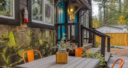 Cozy Basecamp Near Skiing, Pets - Mt Air 13
