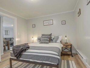 1 chambre, fer et planche à repasser, lit parapluie, Wi-Fi