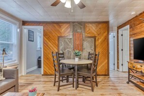 Interior - Modern Conveniences, Rustic Charm - Mt Air Unit 12 (Mount Hood Village)