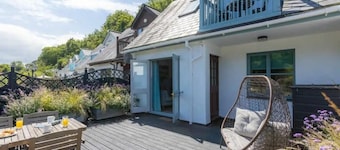 2 Bedrooms, overlooking Little Petherick Creek