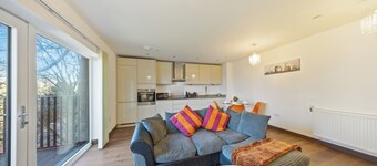 2-Bed Flat, Sleeps 4 - Parking & Wheelchair Access