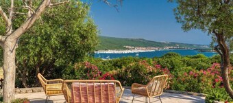 Romantic 3-Bed Villa in Krk