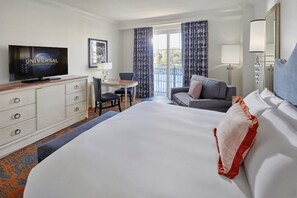 2 slaapkamers, een bureau, een strijkplank/strijkijzer, reisbedje