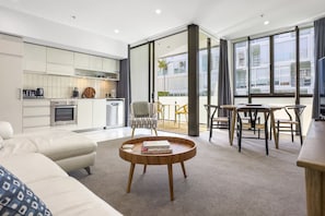 Deluxe Apartment, Balcony, Canal View | Living room