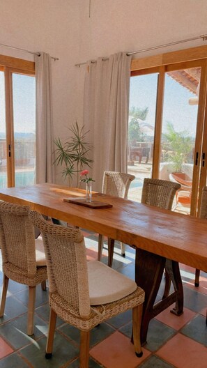 Casa panorámica, 2 habitaciones, vista al mar | Comedor