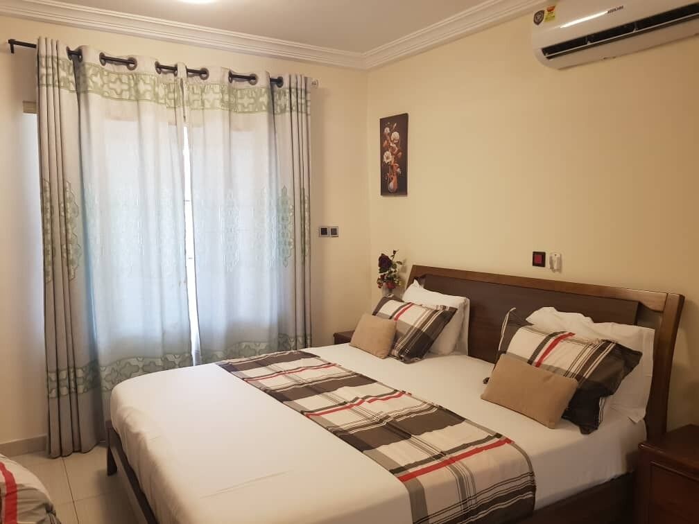 Semi Executive | 高級寢具、羽絨被、免費無線上網