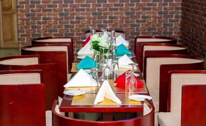 Restaurant - Fokuzzy Lodge (Madina)