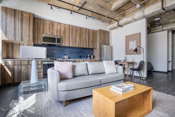 Télévision, chaîne hi-fi