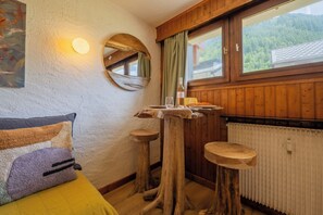 Dining - Studio de Balme w/Shared Pool & Near Slopes, Le Tour (Argentière), France (Le Tour (Argentière))