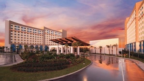 Property grounds - 2-Bedroom Suite at a  Hotel (Orlando)
