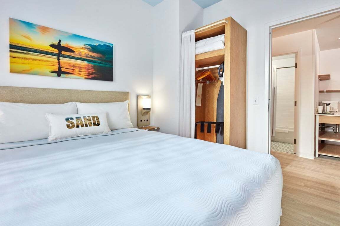 2 slaapkamers, een strijkplank/strijkijzer, reisbedje, wifi