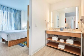 2 slaapkamers, een strijkplank/strijkijzer, reisbedje, wifi