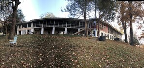 Exterior - My Old KY Lakehouse - Next to Burnside Marina on Lake Cumberland. 5,000+sf. (Burnside)
