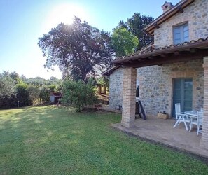 Outdoor dining - 3 Bedroom Villa in Umbria (Umbria)