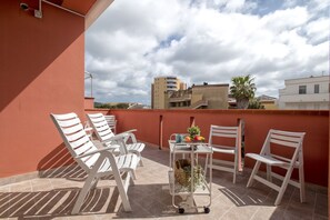 Property grounds - Alghero Seaside Serenity Flat With Terrace! (Alghero)